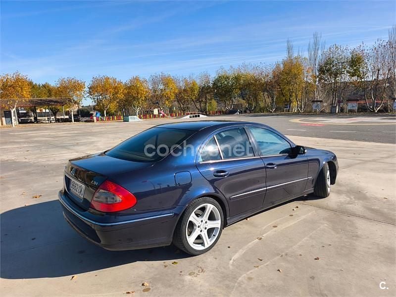 Usado Mercedes E320 Avantgarde 204 CV (150 kW) 2003 Azul Berlina
