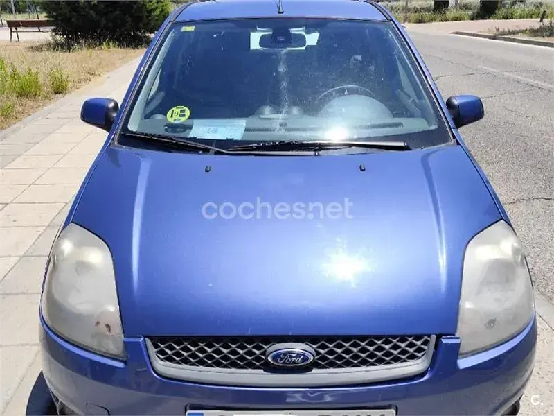 Usado Ford Fiesta Trend 90 CV (66 kW) 2006 Azul Utilitario
