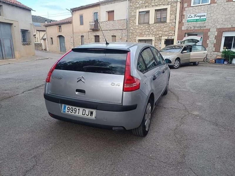 Usado Citroën C4 Exclusive 109 CV (80 kW) 2005 Gris Utilitario