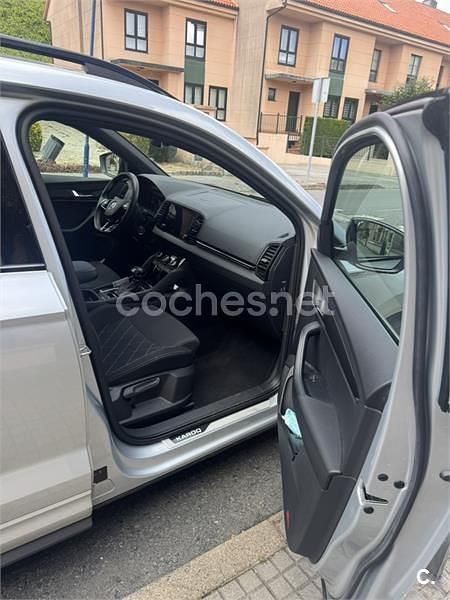 Gris / plata Usado 2022 Skoda Karoq SportLine SUV | 27.000 € (Un poco caro) - Imagen 1/4