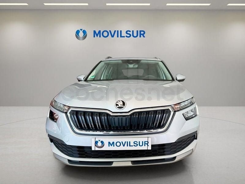 Usado Skoda Kamiq Ambition 110 CV (80 kW) 2022 Gris / plata SUV
