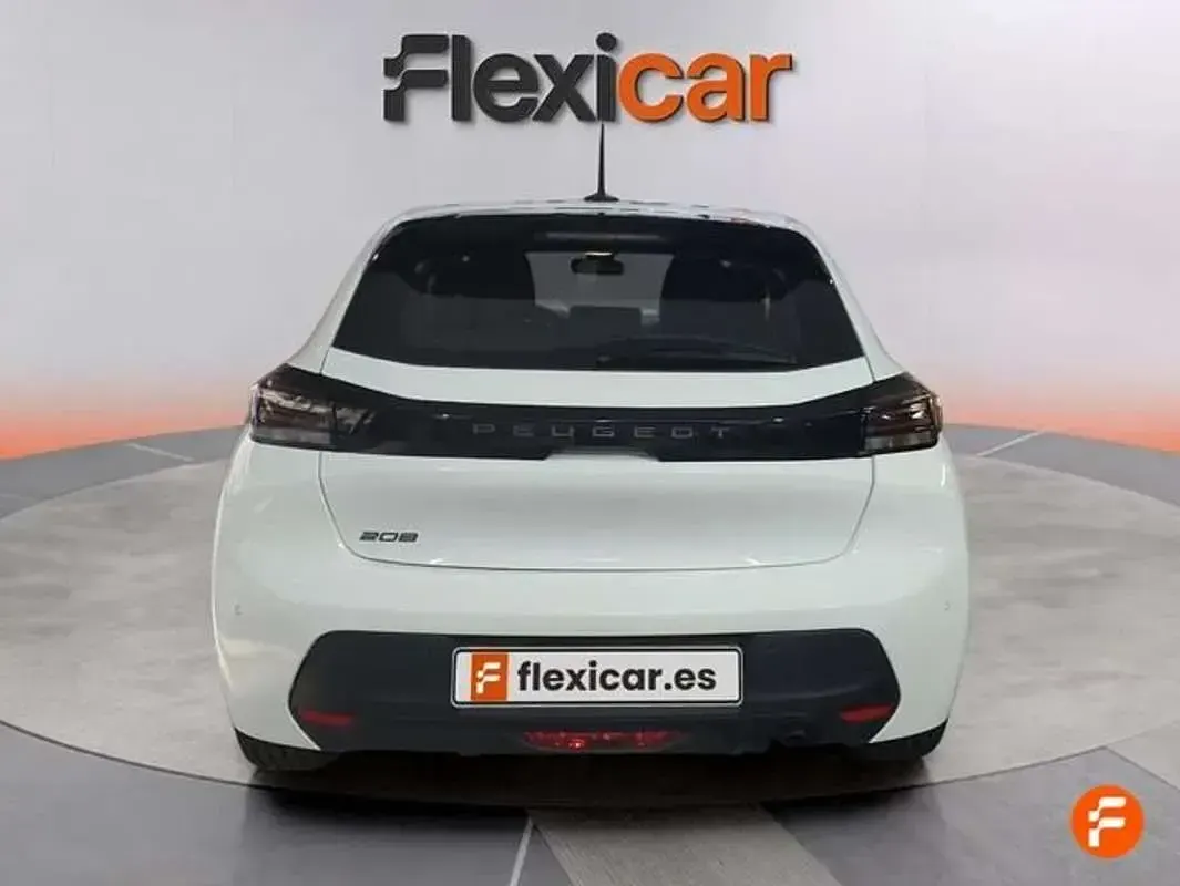 Usado Peugeot 208 Style 101 CV (74 kW) 2024 Blanco Utilitario