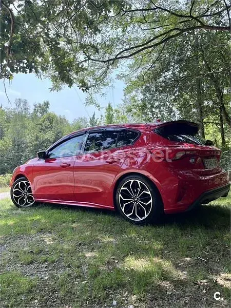 Usado Ford Focus ST-Line 125 CV (91 kW) 2019 Rojo Berlina