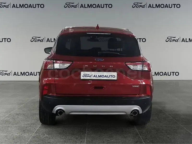 Usado Ford Kuga Titanium 225 CV (165 kW) 2022 Granate SUV