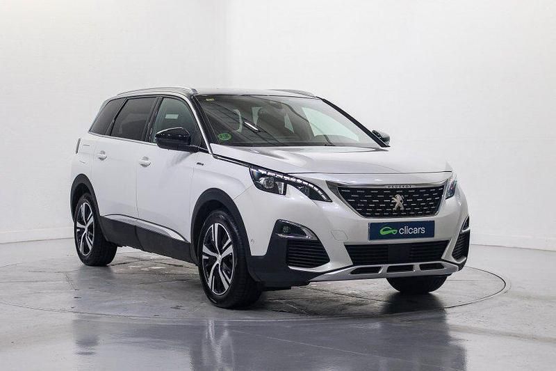 Usado Peugeot 5008 GT-line 130 CV (95 kW) 2020 Blanco SUV