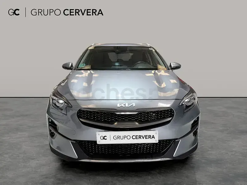 Usado Kia XCeed 120 CV (88 kW) 2022 Gris / plata SUV