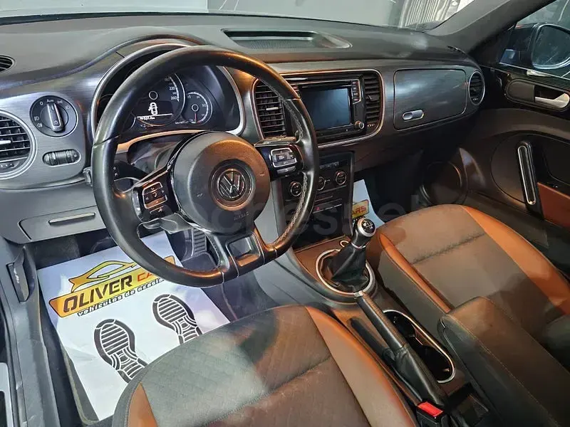 Usado VW Beetle Design 110 CV (80 kW) 2016 Negro Utilitario
