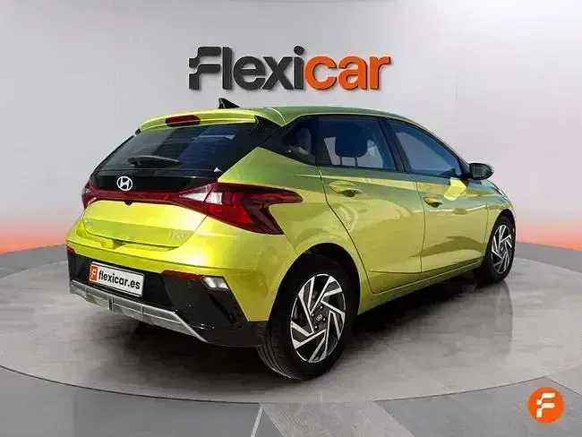 Usado Hyundai i20 100 CV (73 kW) 2024 Verde Utilitario
