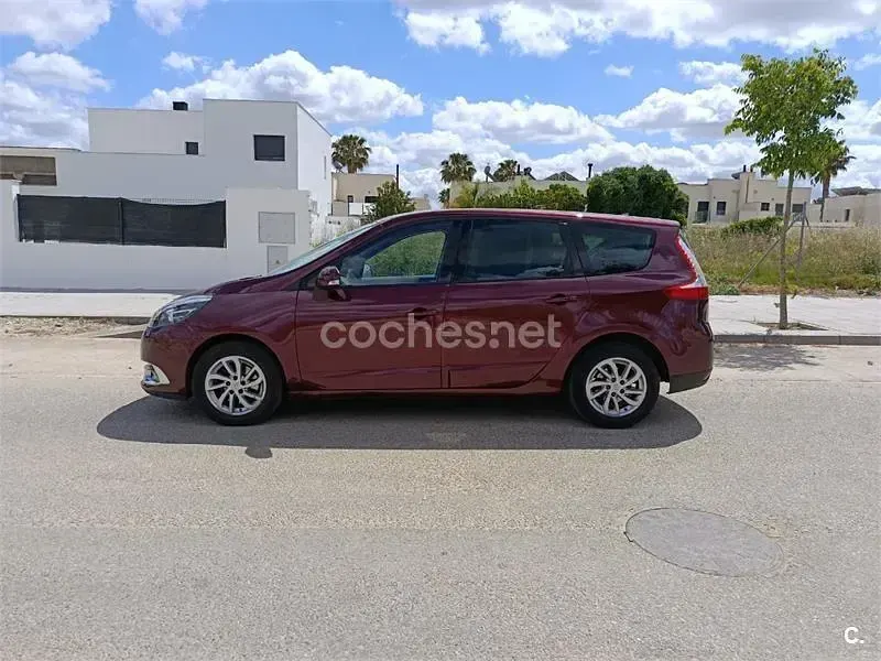 Usado Renault Scenic E-Tech Dynamique 130 CV (95 kW) 2014 Granate Monovolumen