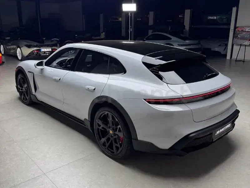 Käytetty Porsche Taycan Cross Turismo 300 kW (408 HP) 2023 Eléctrico Farmari