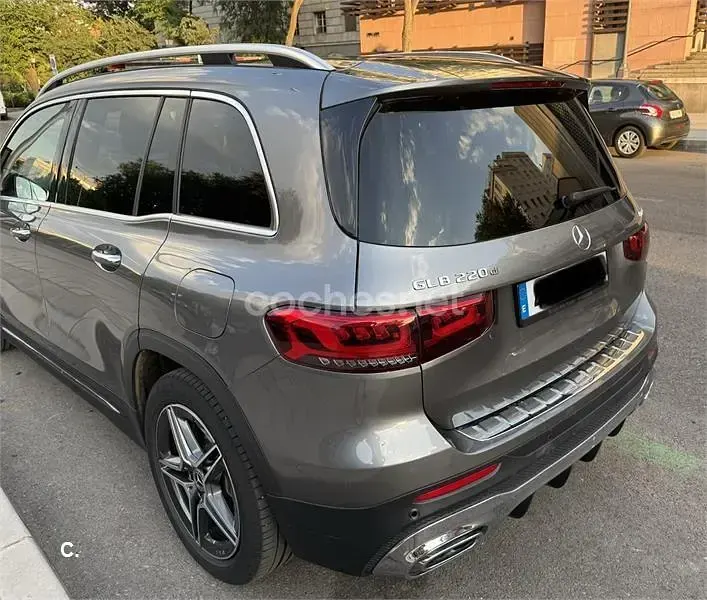 Usado Mercedes GLB220 190 CV (139 kW) 2021 Gris / plata SUV