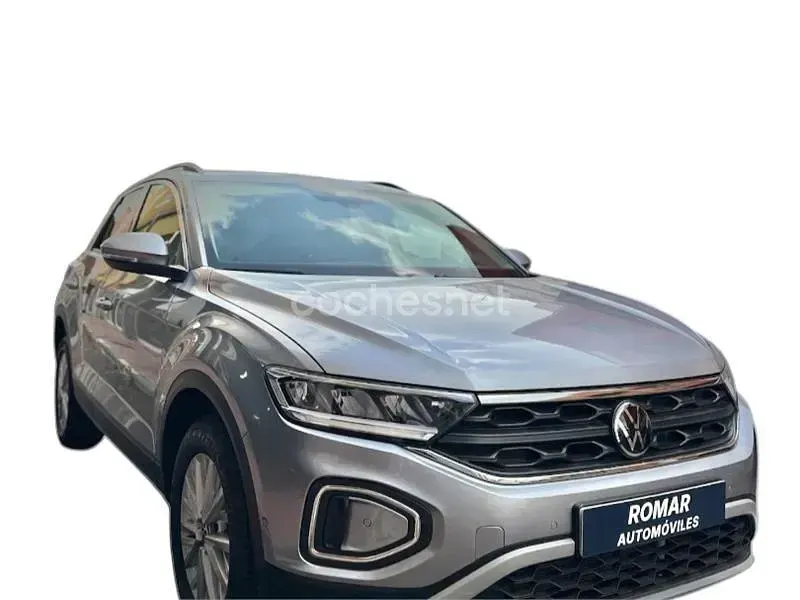 Usado VW T-Roc Life 110 CV (80 kW) 2023 Gris / plata SUV