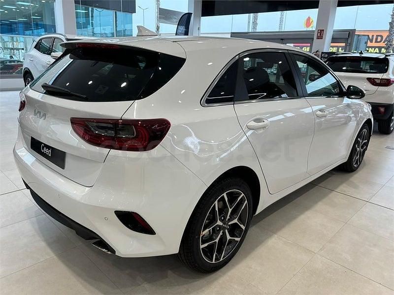 Nuevo Kia Ceed 140 CV (102 kW) 2025 Blanco Utilitario