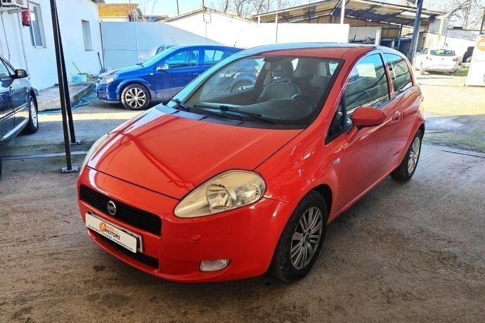 Usado Fiat Punto Dynamic 86 CV (63 kW) 2006 Rojo Utilitario