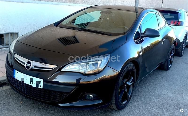 Negro Usado 2012 Opel Astra GTC Sportive Berlina | 7300 € (Precio justo) - Imagen 1/4