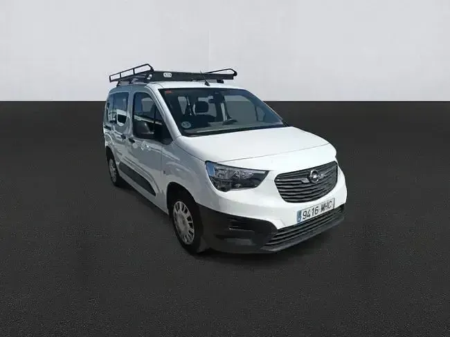 Usado Opel Combo Business Edition 102 HP (75 kW) 2023 Branco Monovolume
