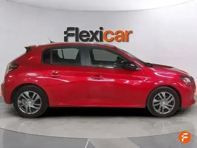 Usado Peugeot 208 Allure 100 CV (73 kW) 2022 Rojo Utilitario