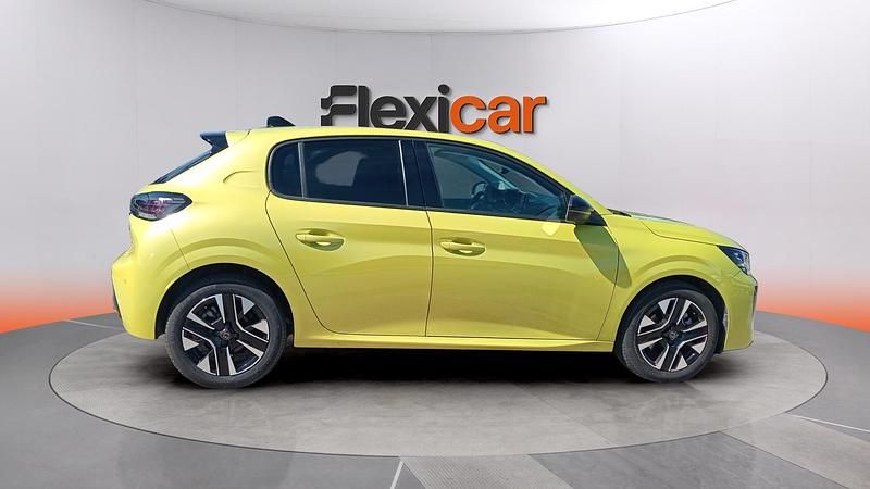 Usado Peugeot 208 Allure 101 CV (74 kW) 2025 Amarillo Utilitario