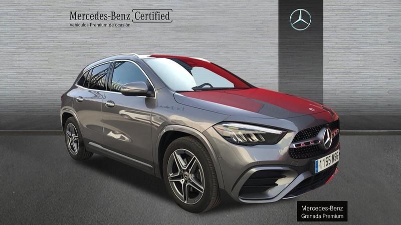 Usado Mercedes GLA200 AMG line 150 CV (110 kW) 2024 Gris montaña SUV