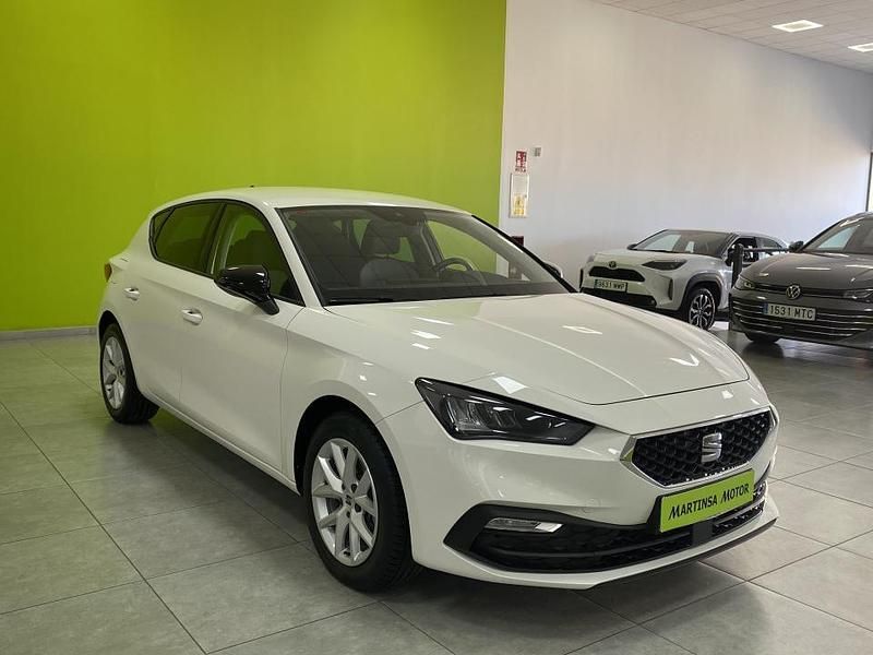 Usado Seat Leon Style 115 CV (84 kW) 2021 Blanco Berlina