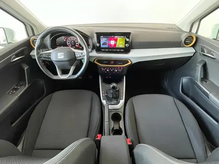 Usado Seat Arona Style 116 CV (85 kW) 2025 Blanco SUV