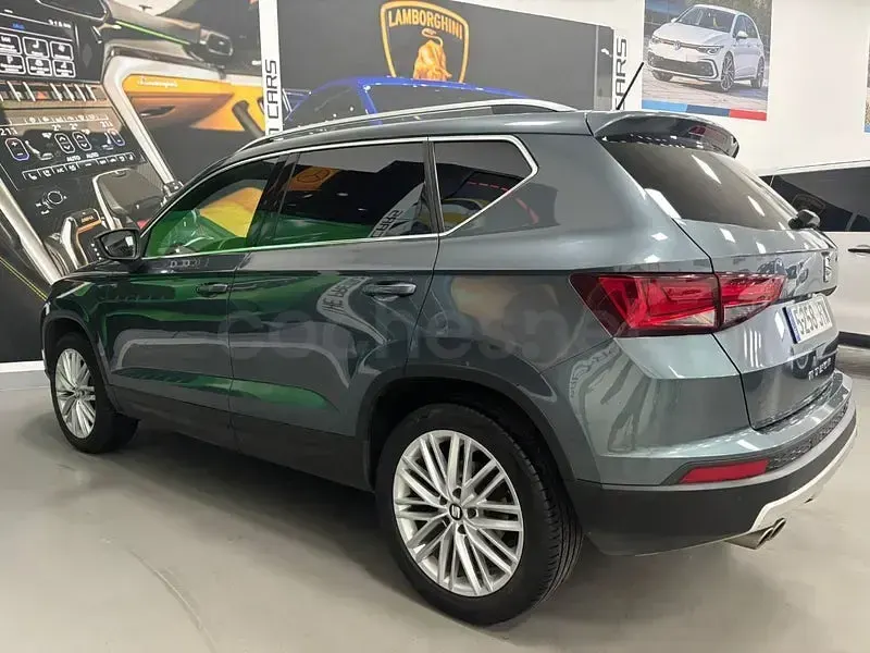 Usado Seat Ateca 4Drive 150 CV (110 kW) 2017 Gris / plata SUV