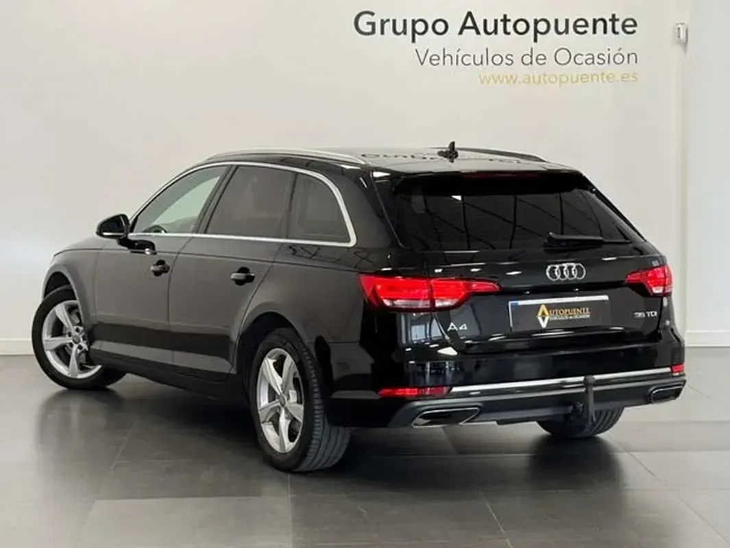 Usado Audi A4 Premium 150 CV (110 kW) 2019 Negro Familiar