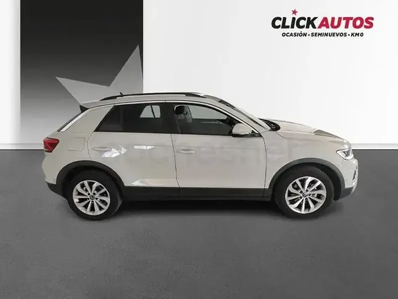 Usado VW T-Roc 115 CV (84 kW) 2025 Gris / plata SUV