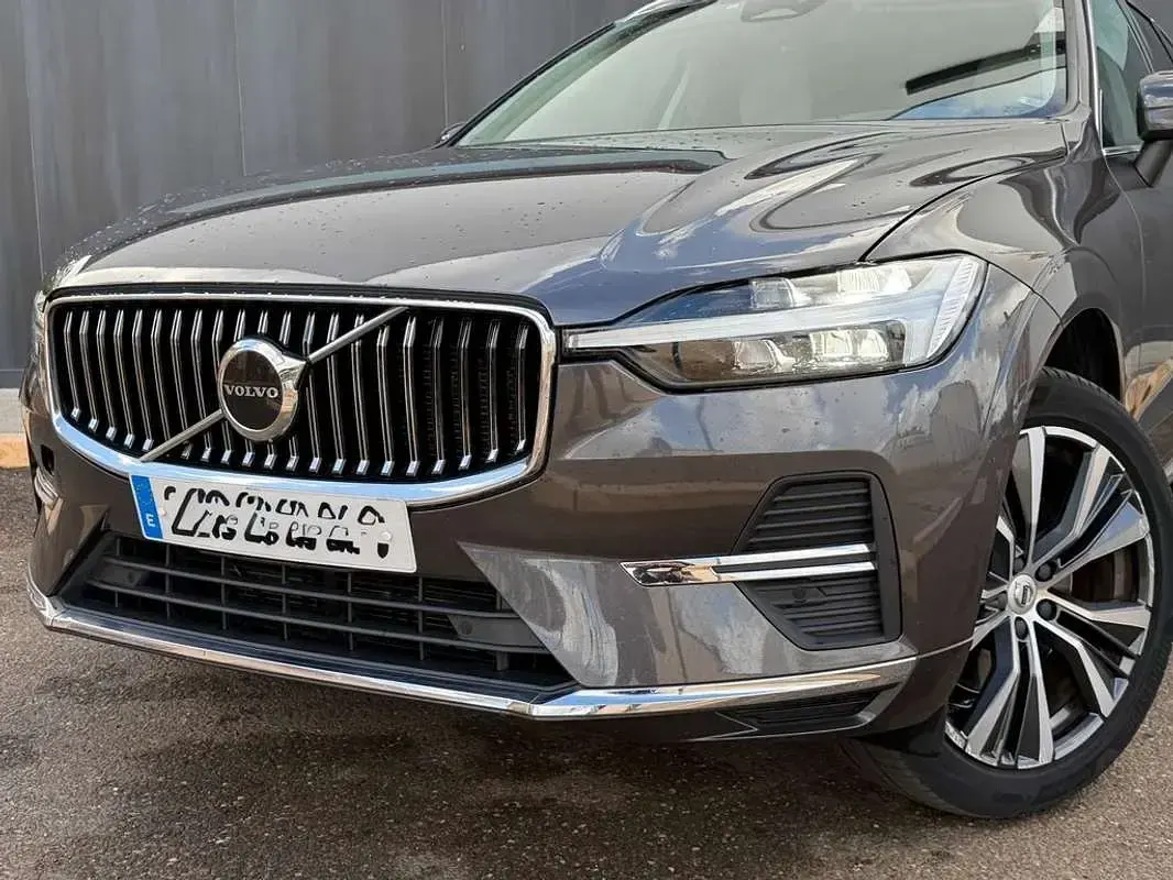 Usado Volvo XC60 Ultimate 197 CV (144 kW) 2022 Marrón SUV