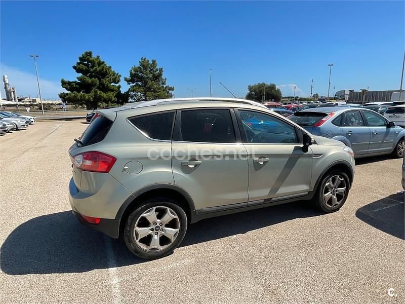 Usado Ford Kuga Titanium 136 CV (100 kW) 2008 Beige SUV