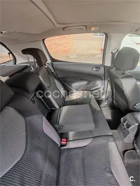 Usado Peugeot 308 Business-Line 112 CV (82 kW) 2009 Gris / plata Berlina
