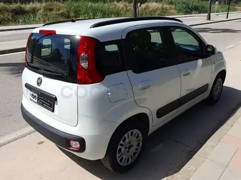 Usado Fiat Panda Lounge 69 CV (50 kW) 2015 Blanco Utilitario