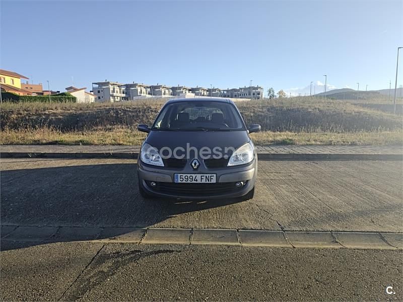 Usado Renault Scénic II Dynamique 110 CV (80 kW) 2007 Gris / plata Monovolumen