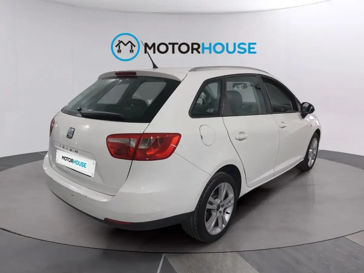 Usado Seat Ibiza Style 85 CV (62 kW) 2011 Blanco