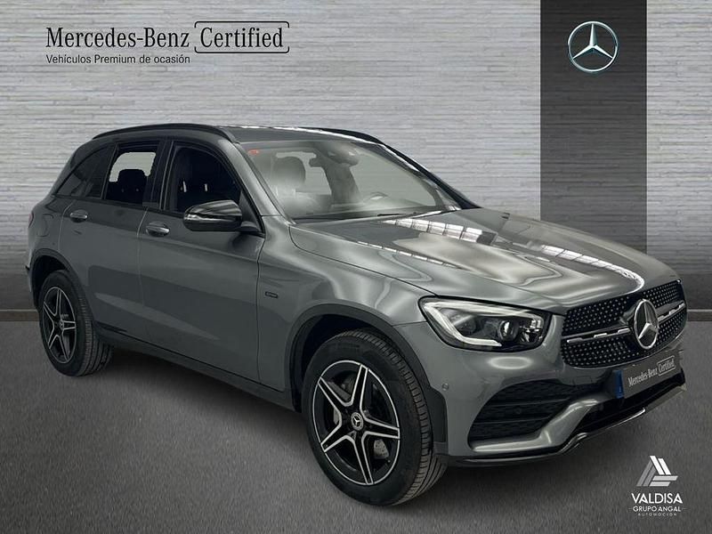 Usado Mercedes GLC300 AMG line 306 CV (225 kW) 2021 Gris