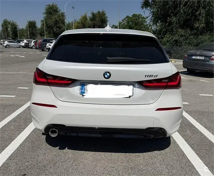 Usado BMW 116 Sport Line 116 CV (85 kW) 2021 Blanco Utilitario