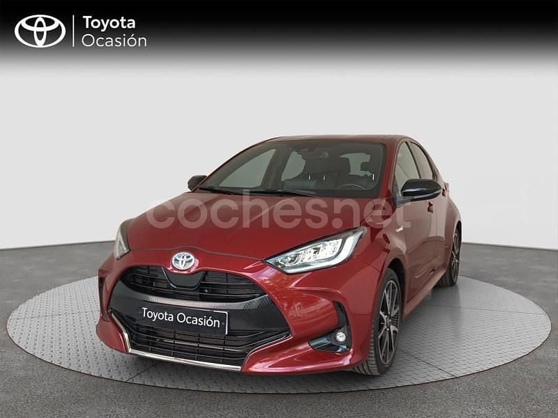 Rojo Usado 2021 Toyota Yaris Hybrid Style Berlina | 19.800 € (Precio justo) - Imagen 1/4