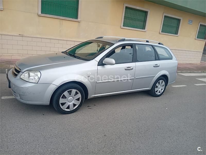 Usado Chevrolet Nubira SX 121 CV (88 kW) 2008 Gris / plata Familiar