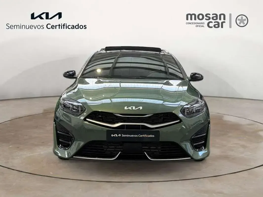 Nuevo Kia Ceed GT-Line 140 CV (102 kW) 2026 Verde Utilitario