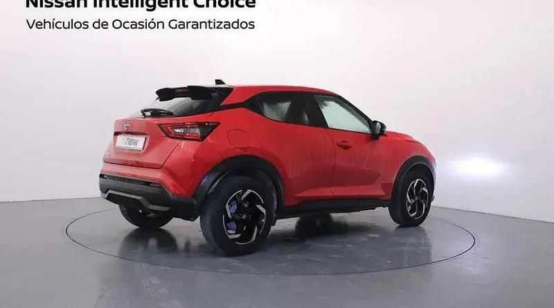 Usado Nissan Juke Acenta 114 CV (83 kW) 2024 Yokohama red (sólido) SUV