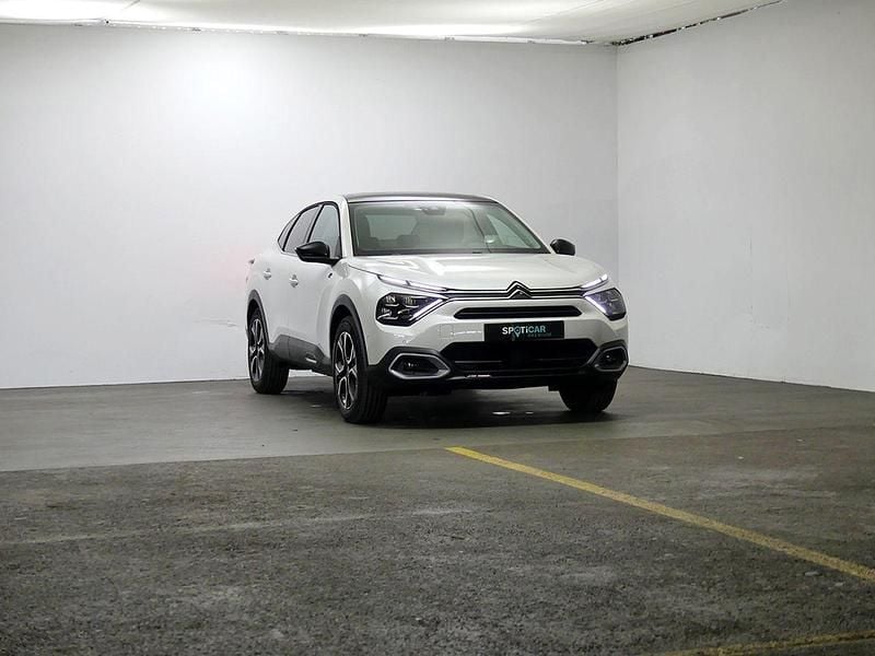 Usado Citroën e-C4 Shine 114 kW (156 CV) 2023 Blanco Berlina