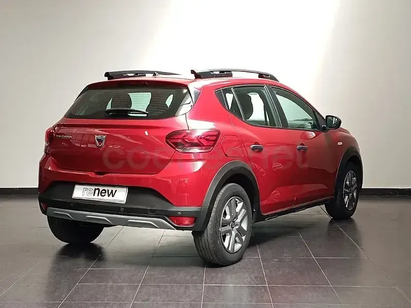 Usado Dacia Sandero Essentiel 101 CV (74 kW) 2021 Rojo Berlina
