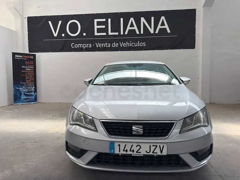 Usado Seat Leon Style 115 CV (84 kW) 2017 Gris / plata Berlina