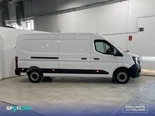 Usado Renault Master 130 CV (95 kW) 2025 Monovolumen