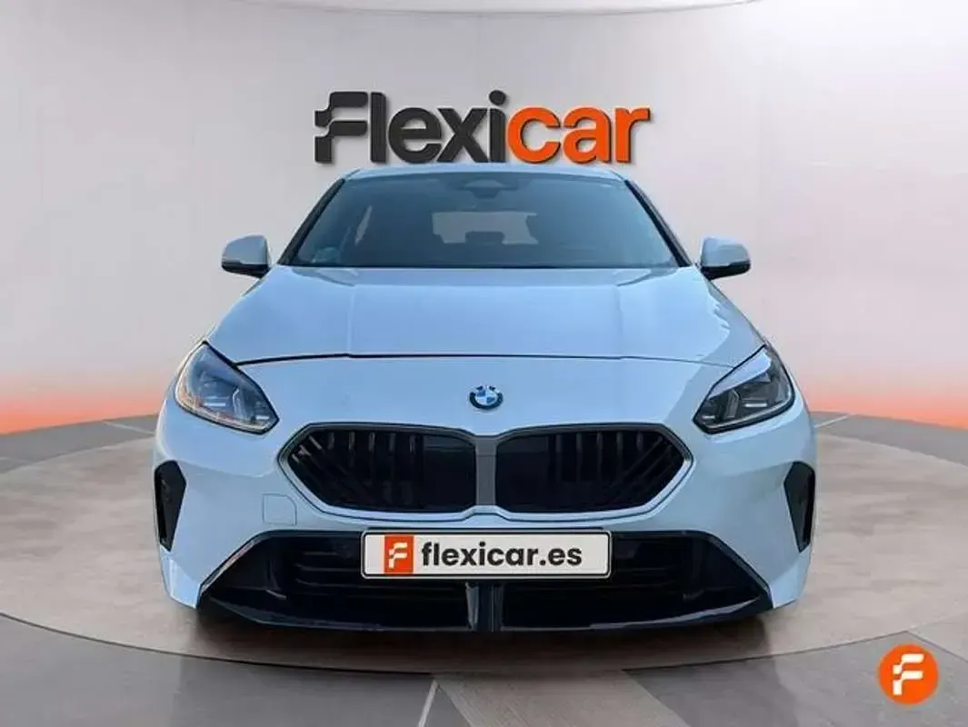 Usado BMW 120 163 CV (119 kW) 2025 Blanco Utilitario