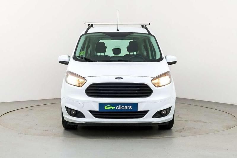 Usado Ford Tourneo Courier Trend 102 CV (75 kW) 2017 Blanco Monovolumen