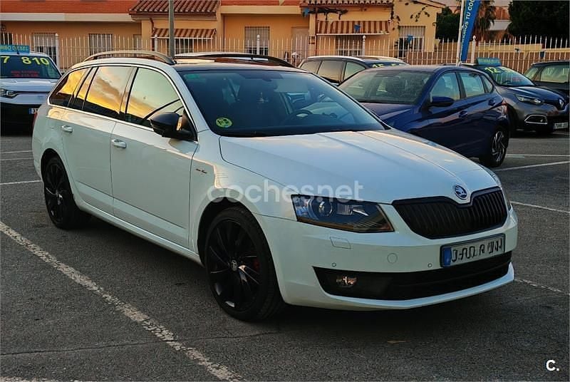 Blanco Usado 2014 Skoda Octavia Familiar | 14.000 € (Precio justo) - Imagen 1/4