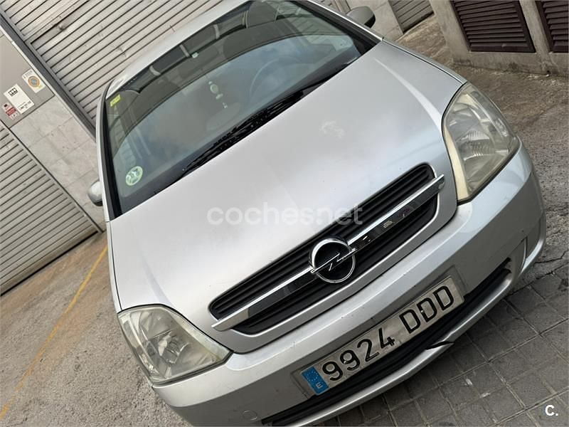 Gris / plata Usado 2004 Opel Meriva Cosmo Monovolumen | 1600 € (Precio justo) - Imagen 1/4