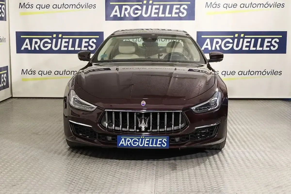 Usado Maserati Ghibli GranLusso 430 CV (316 kW) 2021 Marrón Berlina