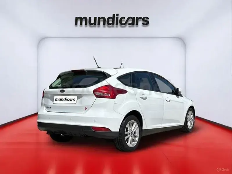 Usado Ford Focus Trend 120 HP (88 kW) 2016 Branco Sedan